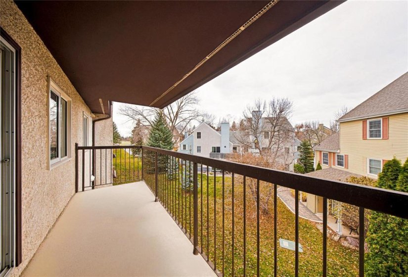 658 Kenaston, 2 Bedroom Bedrooms, 6 Room Rooms,1 BathroomBathrooms,Condominium,For Sale,Kenaston,0