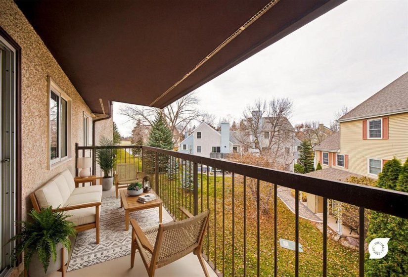 658 Kenaston, 2 Bedroom Bedrooms, 6 Room Rooms,1 BathroomBathrooms,Condominium,For Sale,Kenaston,0
