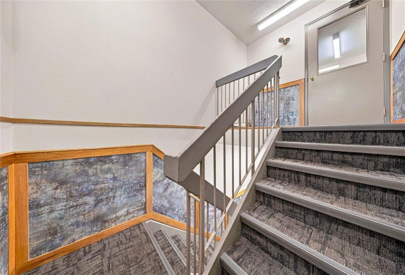 658 Kenaston, 2 Bedroom Bedrooms, 6 Room Rooms,1 BathroomBathrooms,Condominium,For Sale,Kenaston,0