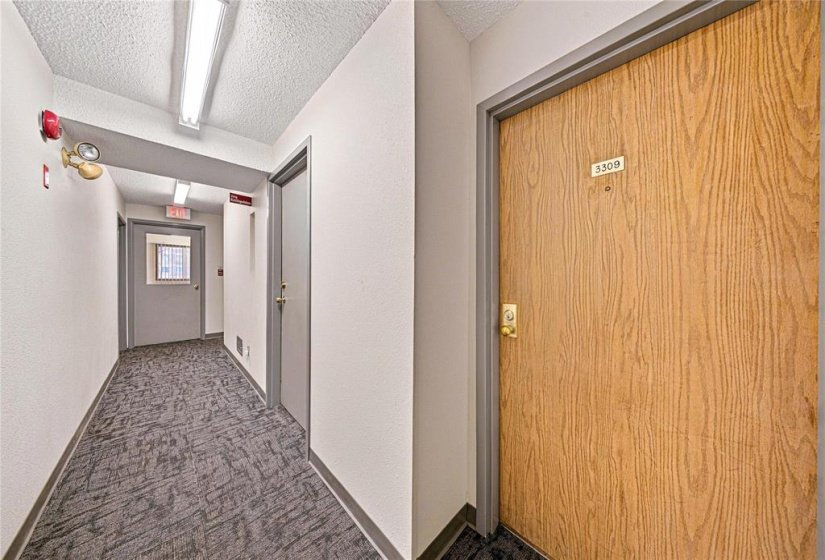 658 Kenaston, 2 Bedroom Bedrooms, 6 Room Rooms,1 BathroomBathrooms,Condominium,For Sale,Kenaston,0