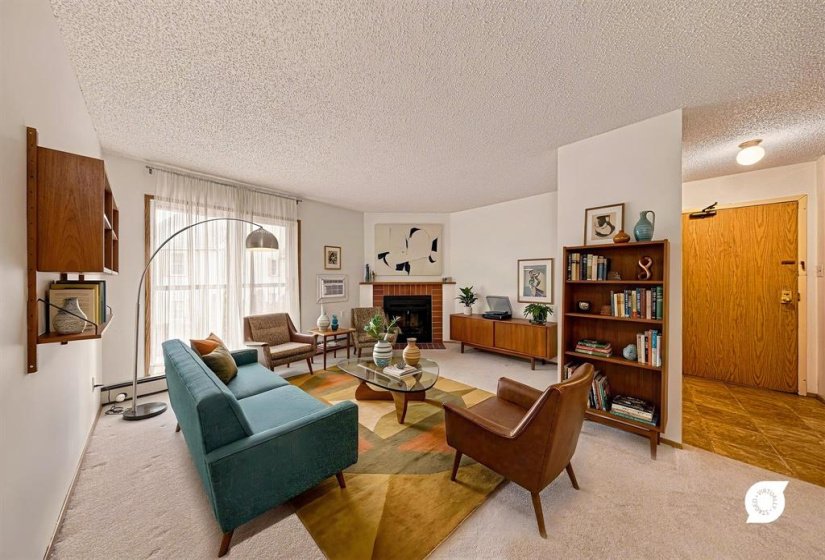 658 Kenaston, 2 Bedroom Bedrooms, 6 Room Rooms,1 BathroomBathrooms,Condominium,For Sale,Kenaston,0