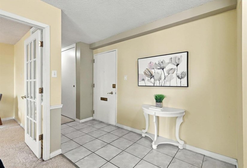 188 Roslyn, 2 Bedroom Bedrooms, 6 Room Rooms,1 BathroomBathrooms,Condominium,For Sale,Roslyn,0