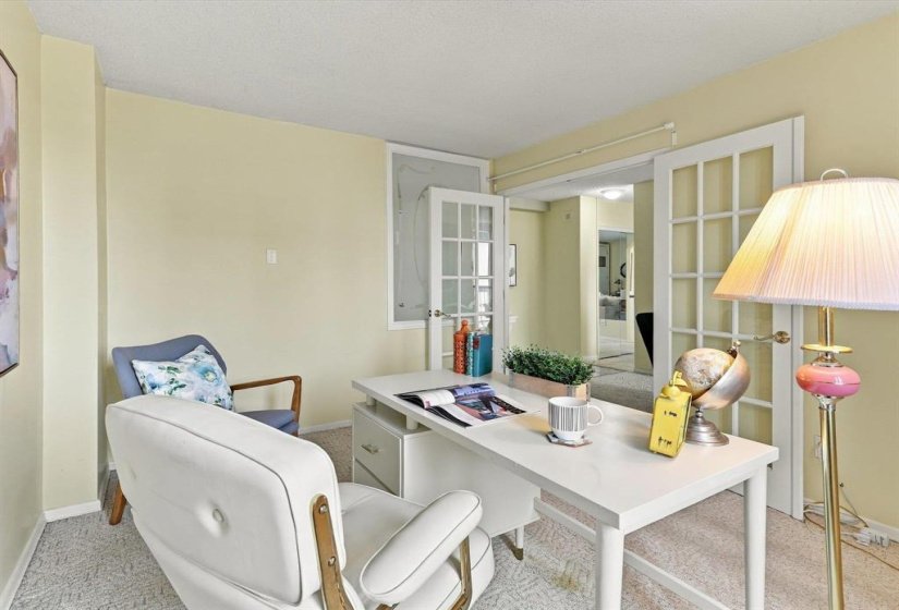 188 Roslyn, 2 Bedroom Bedrooms, 6 Room Rooms,1 BathroomBathrooms,Condominium,For Sale,Roslyn,0