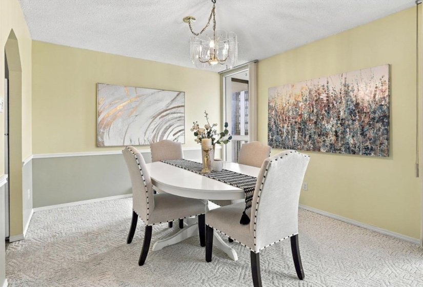 188 Roslyn, 2 Bedroom Bedrooms, 6 Room Rooms,1 BathroomBathrooms,Condominium,For Sale,Roslyn,0
