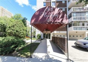 188 Roslyn, 2 Bedroom Bedrooms, 6 Room Rooms,1 BathroomBathrooms,Condominium,For Sale,Roslyn,0
