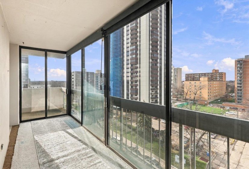 188 Roslyn, 2 Bedroom Bedrooms, 6 Room Rooms,1 BathroomBathrooms,Condominium,For Sale,Roslyn,0